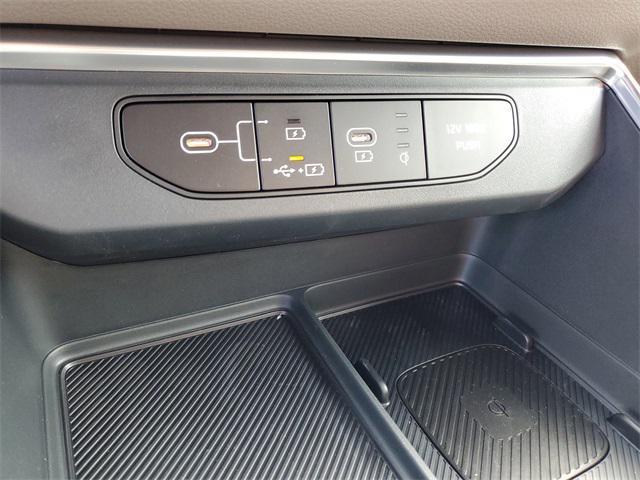 new 2026 Kia Carnival Hybrid car, priced at $41,373