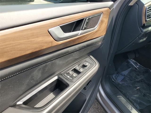 used 2024 Volkswagen Atlas car, priced at $31,980