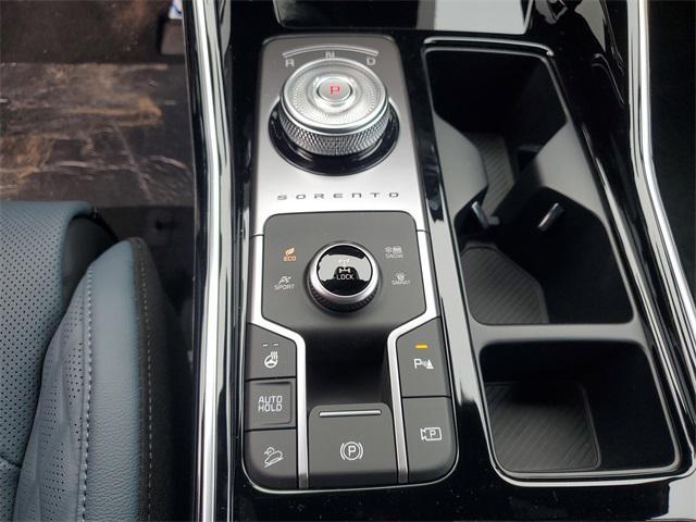 new 2025 Kia Sorento Hybrid car, priced at $42,992