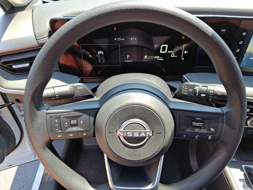 new 2025 Nissan Kicks car, priced at $29,475
