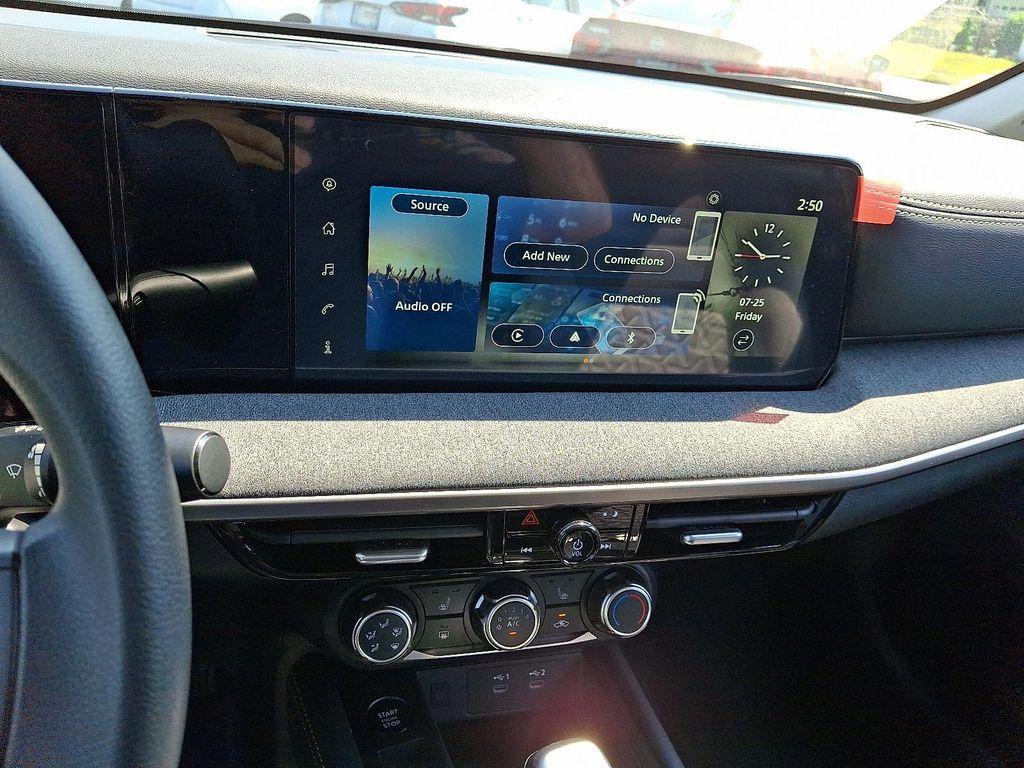 new 2025 Nissan Kicks car, priced at $28,955