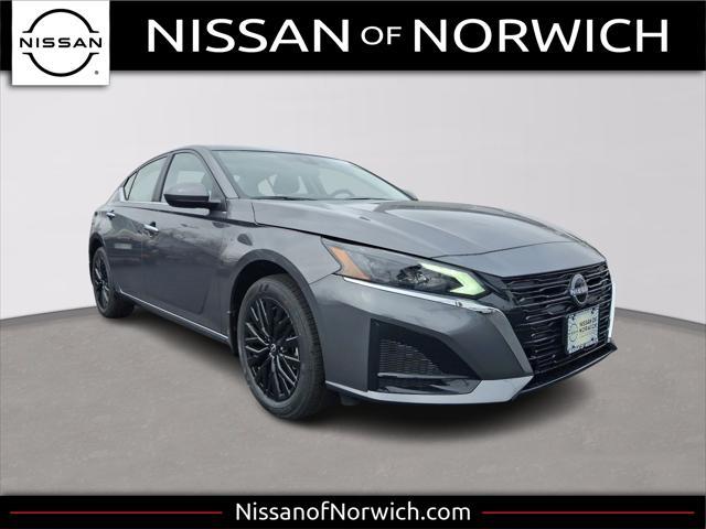 new 2025 Nissan Altima car, priced at $32,000
