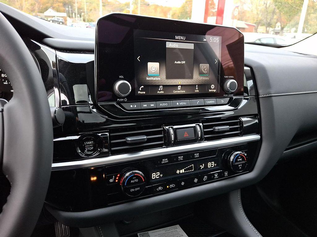 new 2025 Nissan Pathfinder car, priced at $44,375