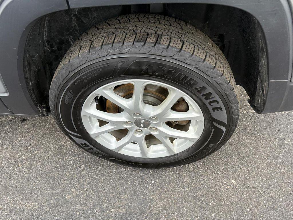 used 2014 Jeep Cherokee car, priced at $8,990