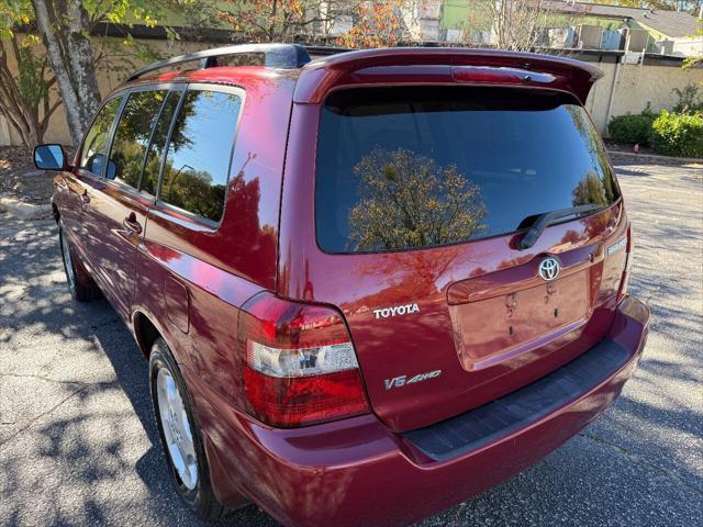 used 2004 Toyota Highlander car, priced at $5,999