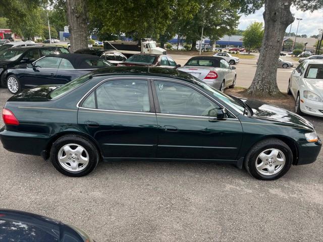 used 2000 Honda Accord car, priced at $4,999