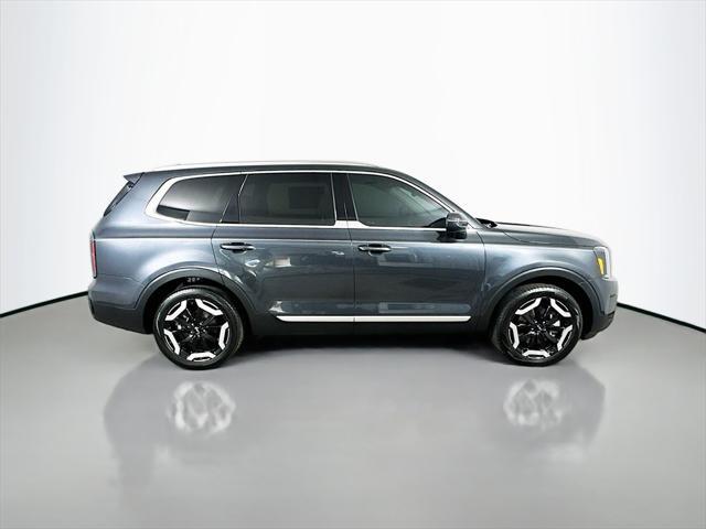 used 2024 Kia Telluride car, priced at $38,435