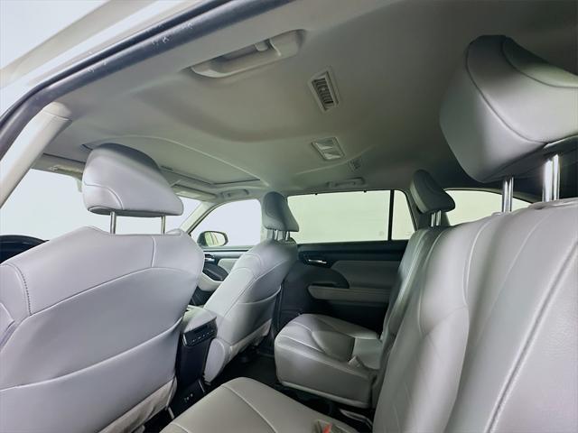 used 2021 Toyota Highlander car, priced at $27,500