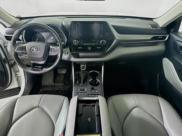 used 2021 Toyota Highlander car, priced at $27,500