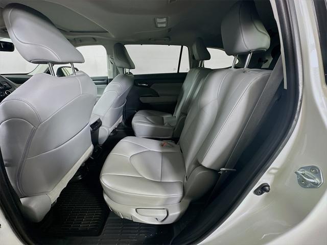 used 2021 Toyota Highlander car, priced at $27,500