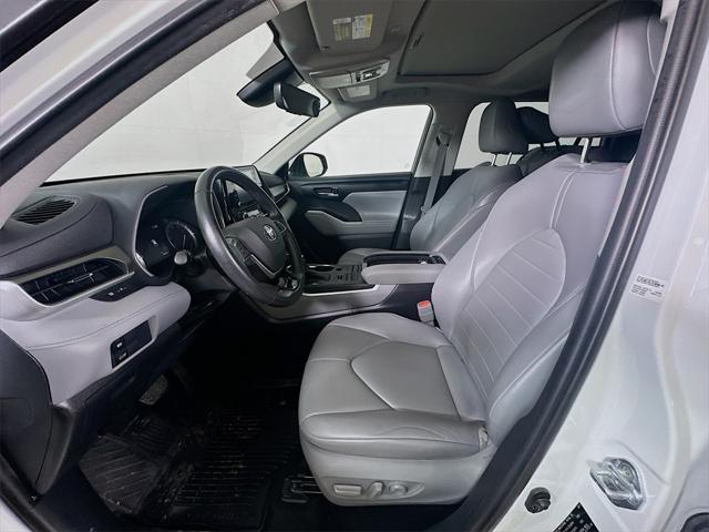 used 2021 Toyota Highlander car, priced at $27,500