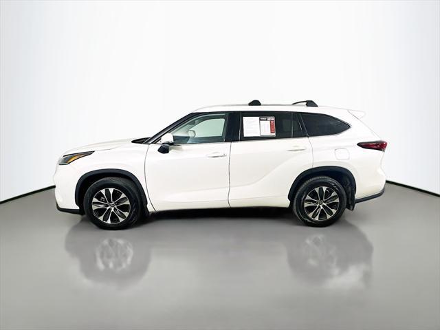 used 2021 Toyota Highlander car, priced at $27,500
