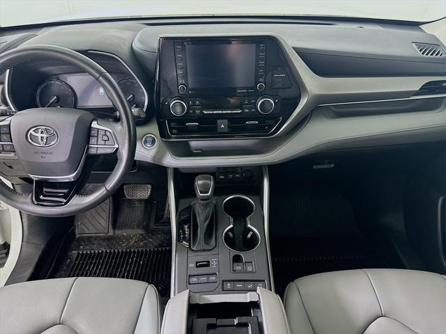 used 2021 Toyota Highlander car, priced at $27,500