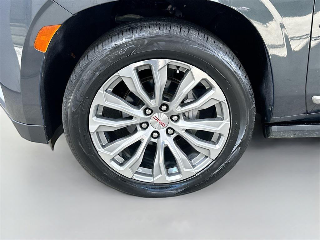 used 2021 GMC Yukon car, priced at $43,356