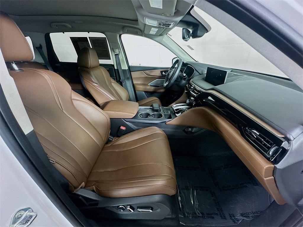 used 2024 Acura MDX car, priced at $44,400
