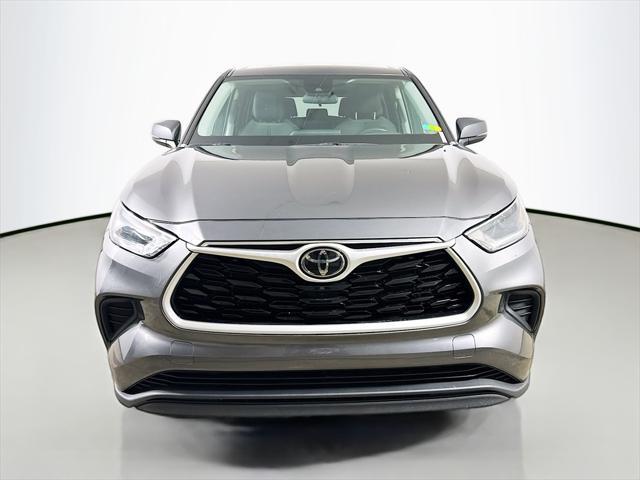 used 2021 Toyota Highlander car, priced at $21,300