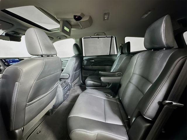 used 2022 Honda Pilot car, priced at $35,221