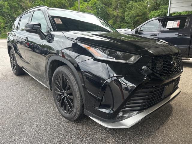 used 2024 Toyota Highlander car, priced at $41,499