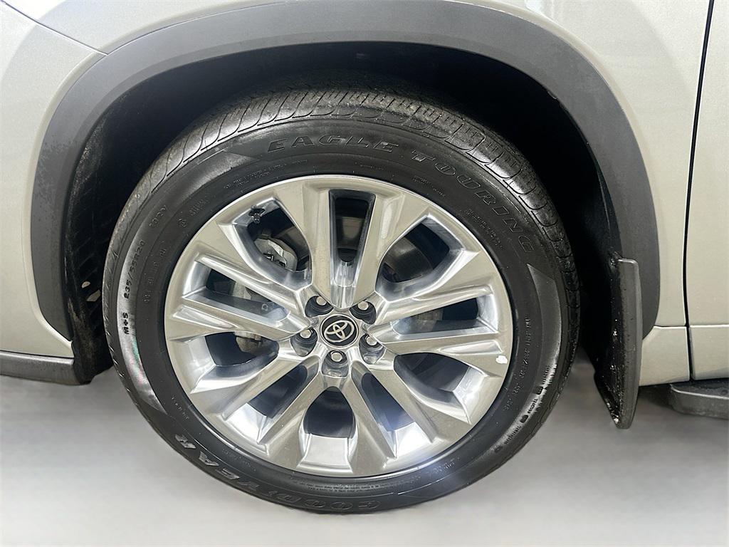 used 2021 Toyota Highlander car, priced at $30,755