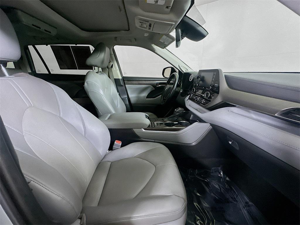 used 2021 Toyota Highlander car, priced at $30,755