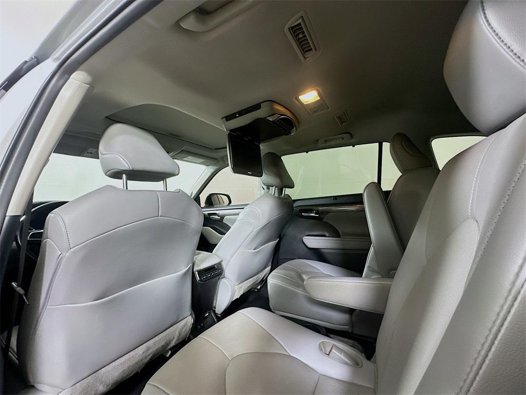 used 2021 Toyota Highlander car, priced at $30,755