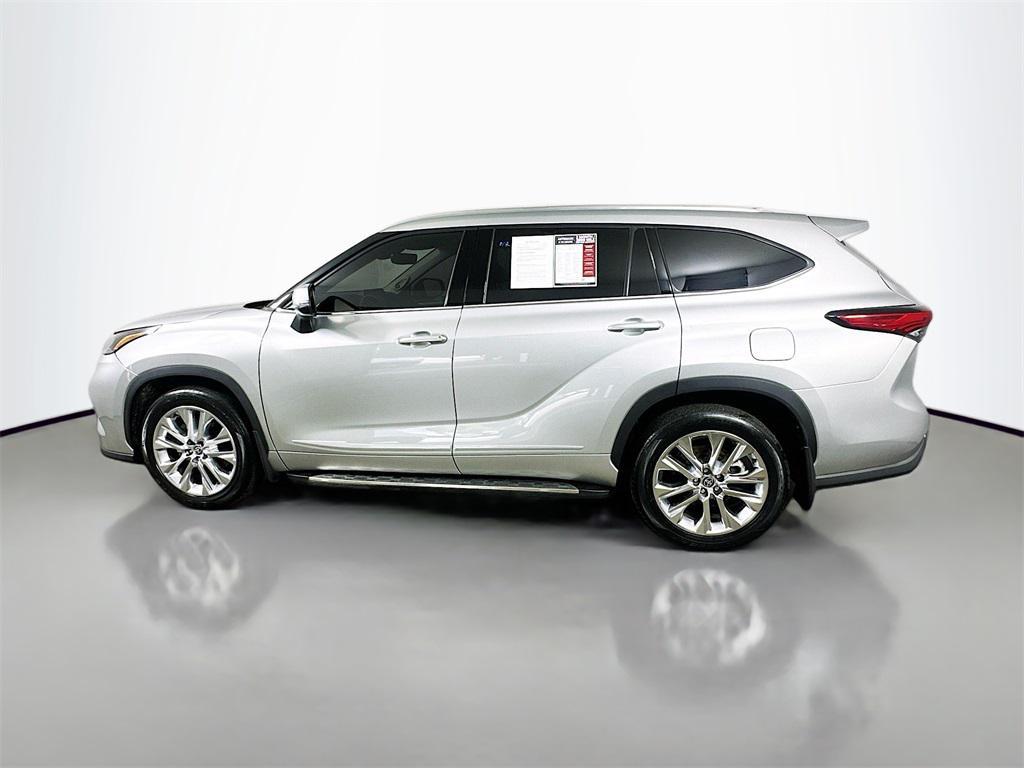 used 2021 Toyota Highlander car, priced at $30,755