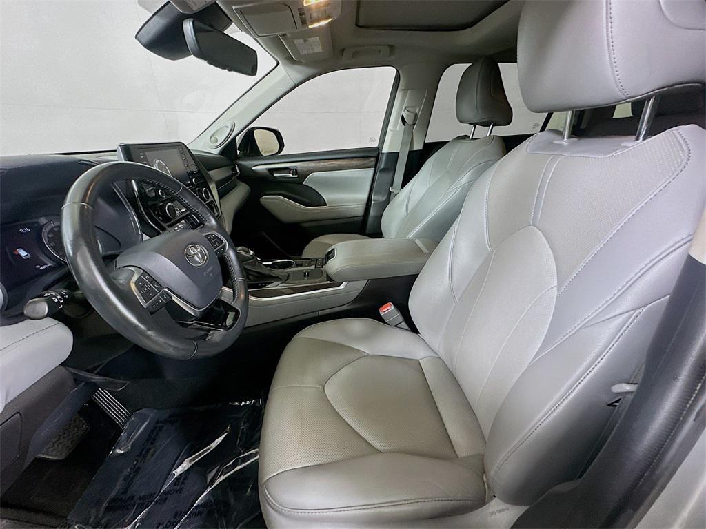 used 2021 Toyota Highlander car, priced at $30,755