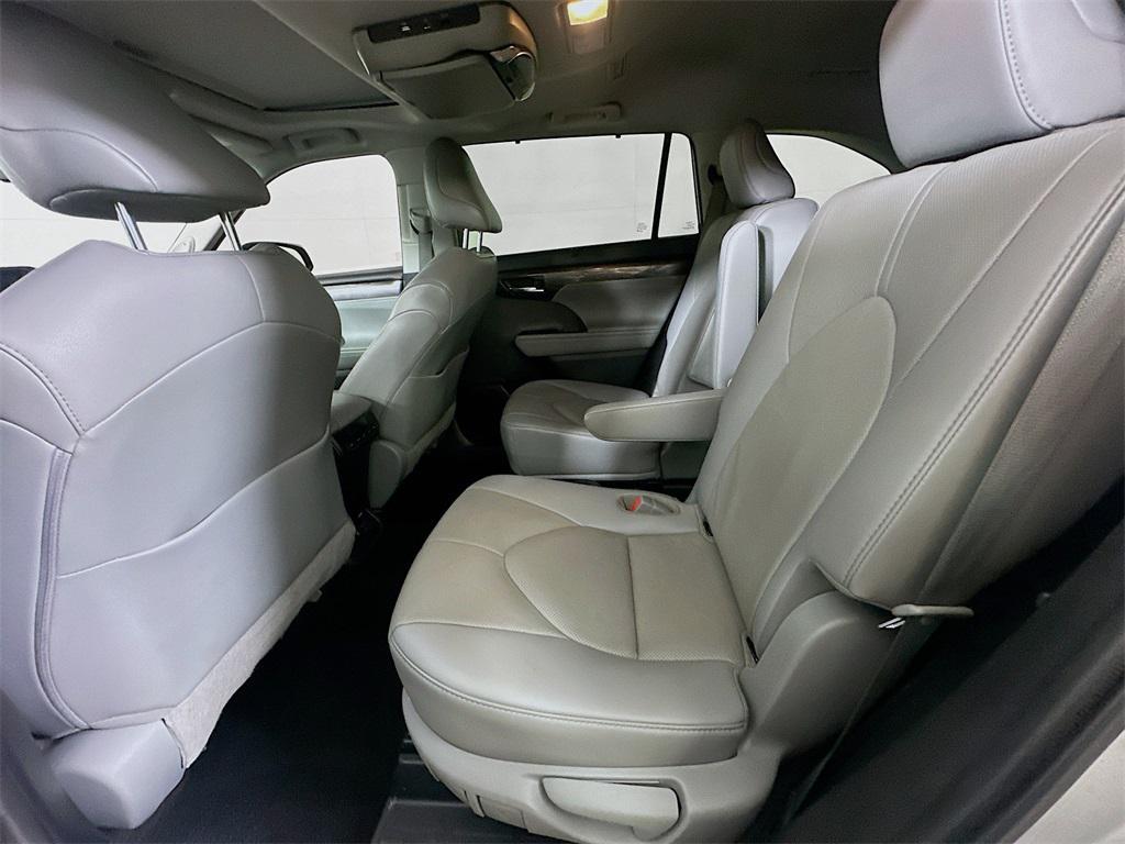 used 2021 Toyota Highlander car, priced at $30,755