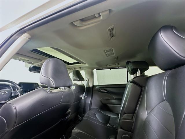 used 2022 Toyota Highlander car, priced at $30,655