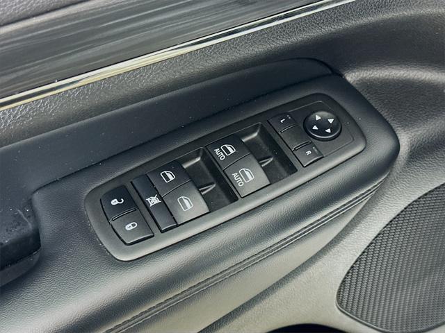 used 2021 Jeep Grand Cherokee car, priced at $29,724