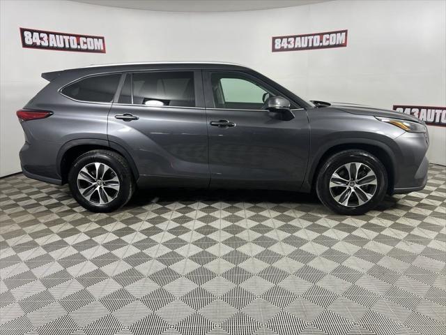 used 2023 Toyota Highlander car, priced at $32,577