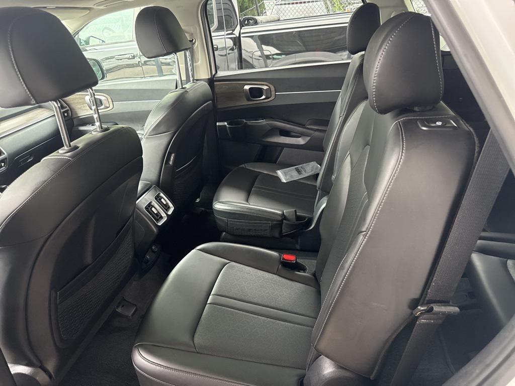 used 2023 Kia Sorento car, priced at $31,464