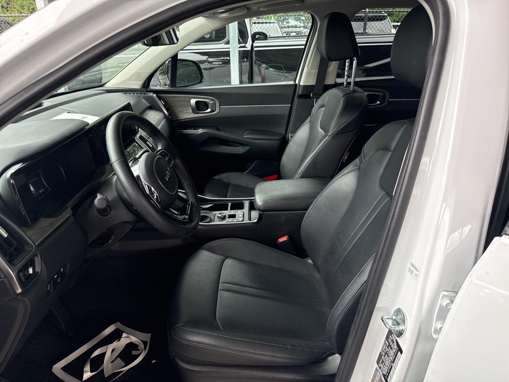used 2023 Kia Sorento car, priced at $31,464