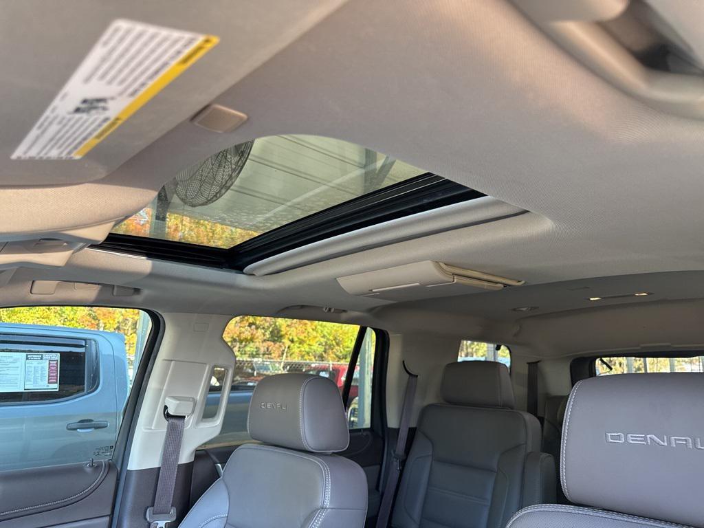 used 2019 GMC Yukon car, priced at $33,996