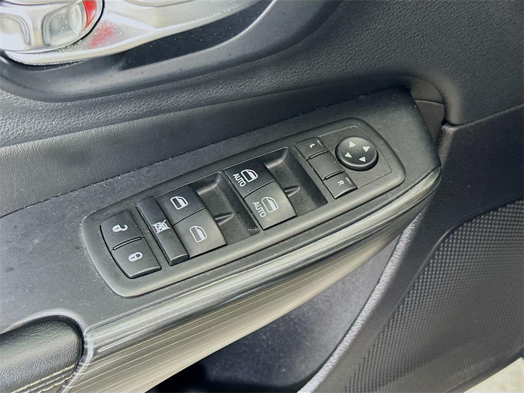 used 2016 Jeep Cherokee car, priced at $13,144
