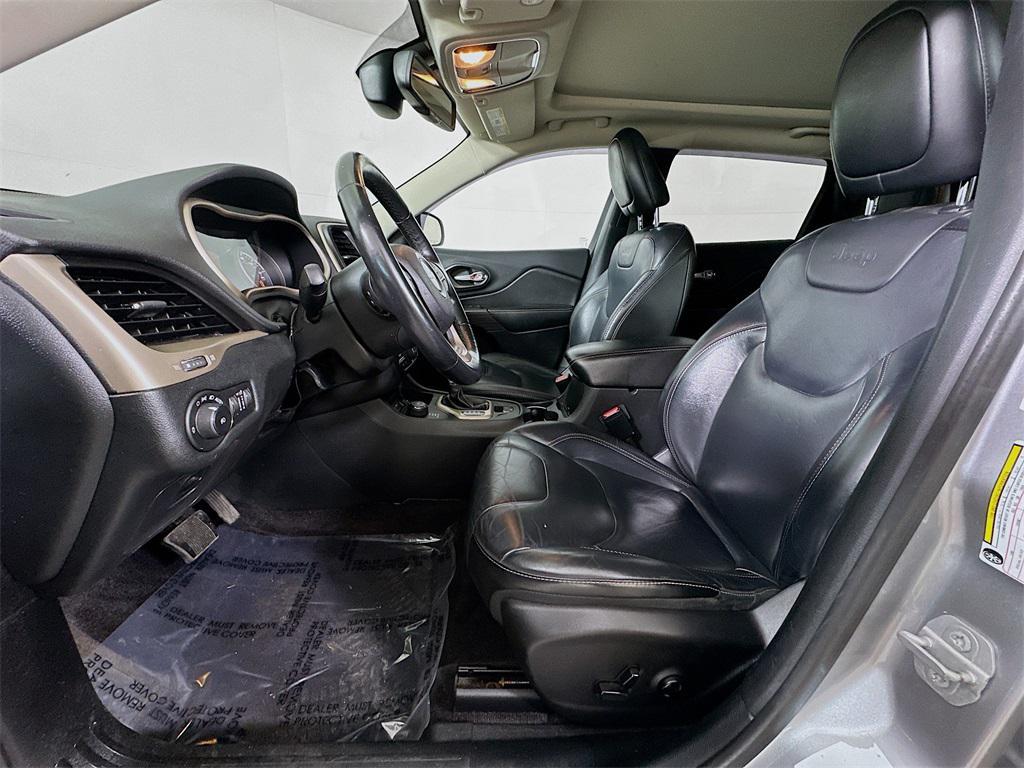 used 2016 Jeep Cherokee car, priced at $13,144