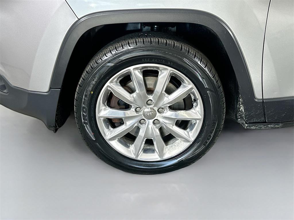 used 2016 Jeep Cherokee car, priced at $13,144