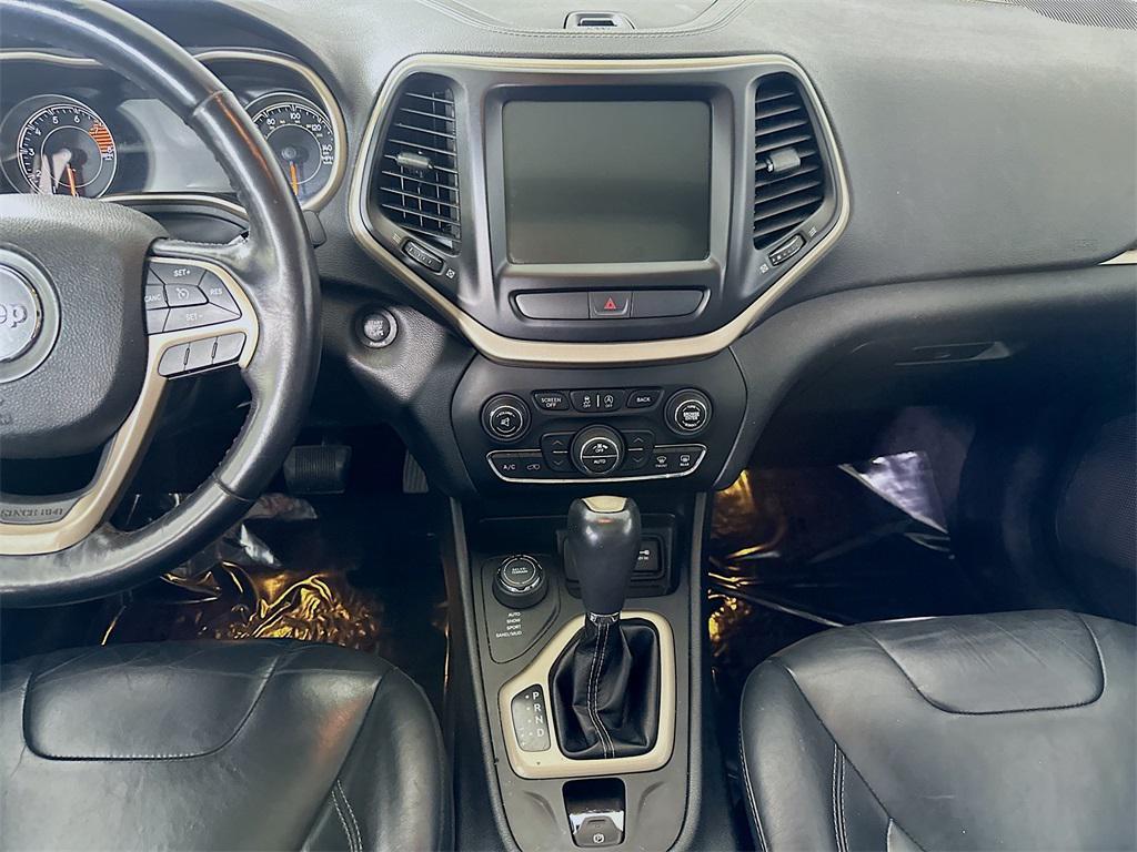 used 2016 Jeep Cherokee car, priced at $13,144