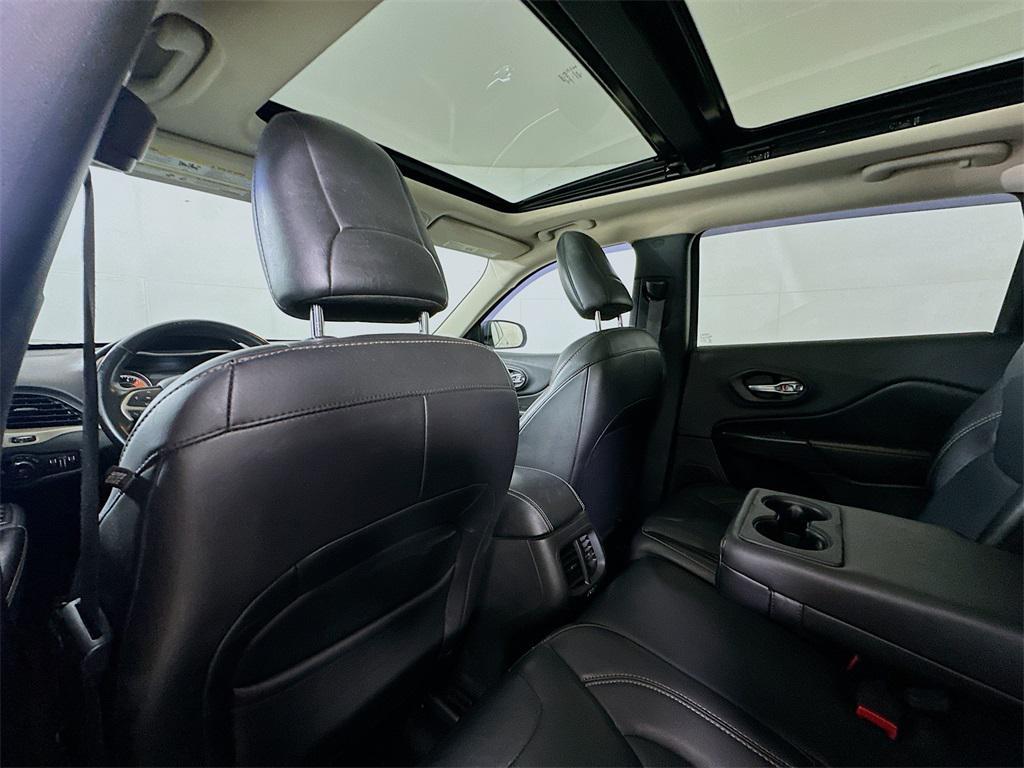 used 2016 Jeep Cherokee car, priced at $13,144