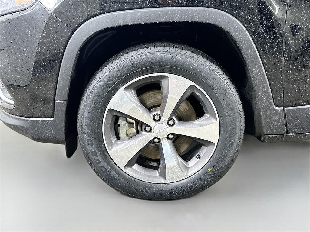 used 2019 Jeep Cherokee car, priced at $17,743