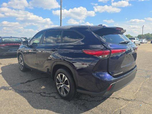 used 2023 Toyota Highlander car, priced at $32,000