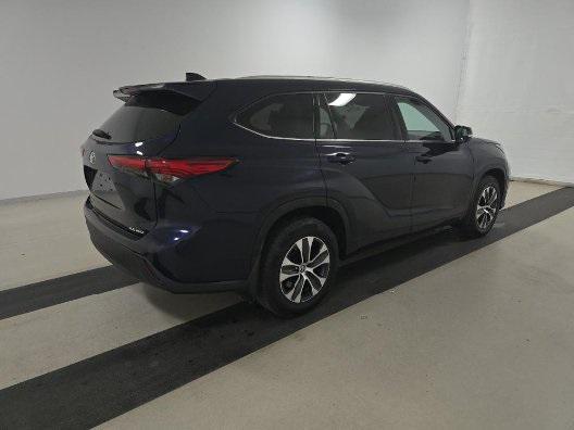 used 2021 Toyota Highlander car, priced at $25,976