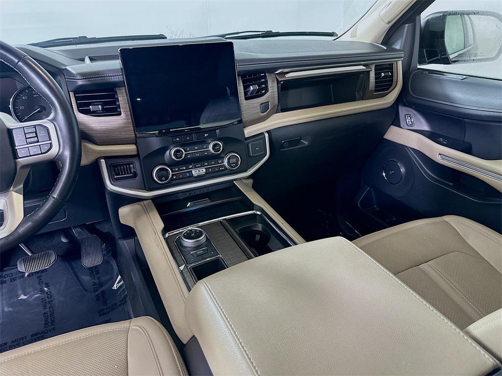 used 2024 Ford Expedition car, priced at $41,500