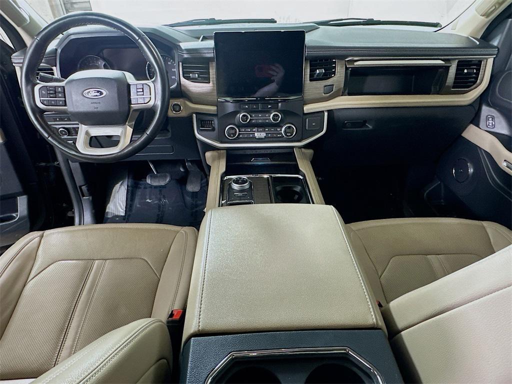 used 2024 Ford Expedition car, priced at $41,500