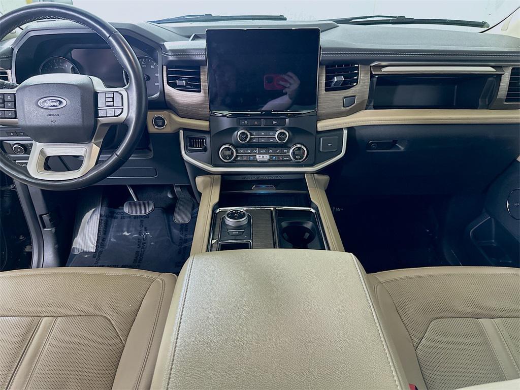 used 2024 Ford Expedition car, priced at $41,500