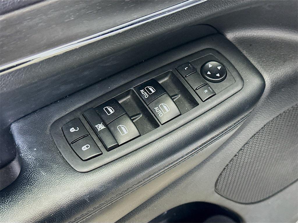 used 2018 Jeep Grand Cherokee car, priced at $17,134