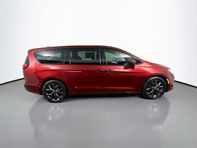 used 2018 Chrysler Pacifica car, priced at $15,994