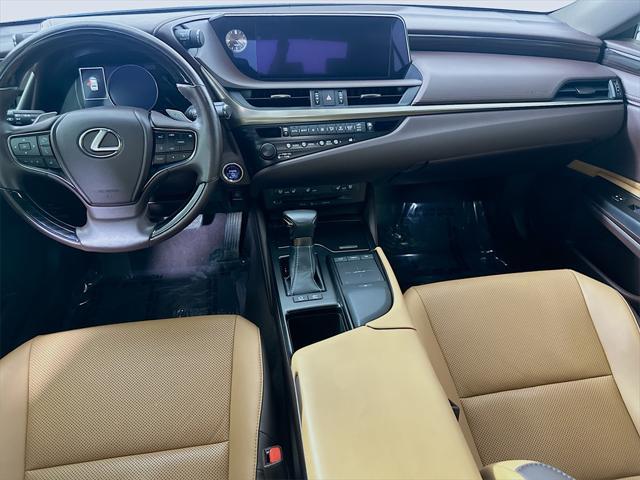 used 2019 Lexus ES 300h car, priced at $24,900