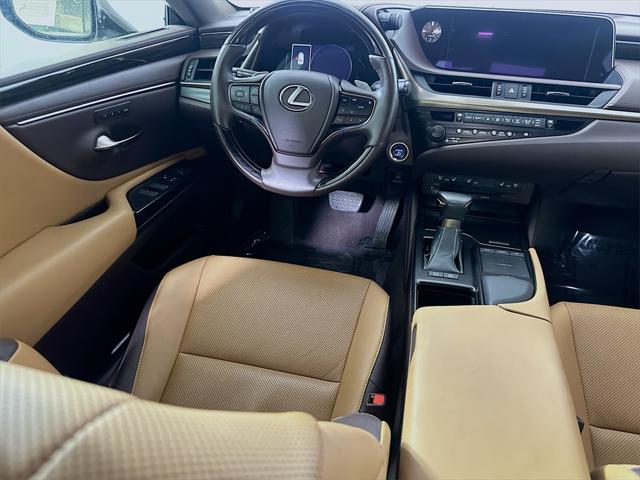 used 2019 Lexus ES 300h car, priced at $24,900