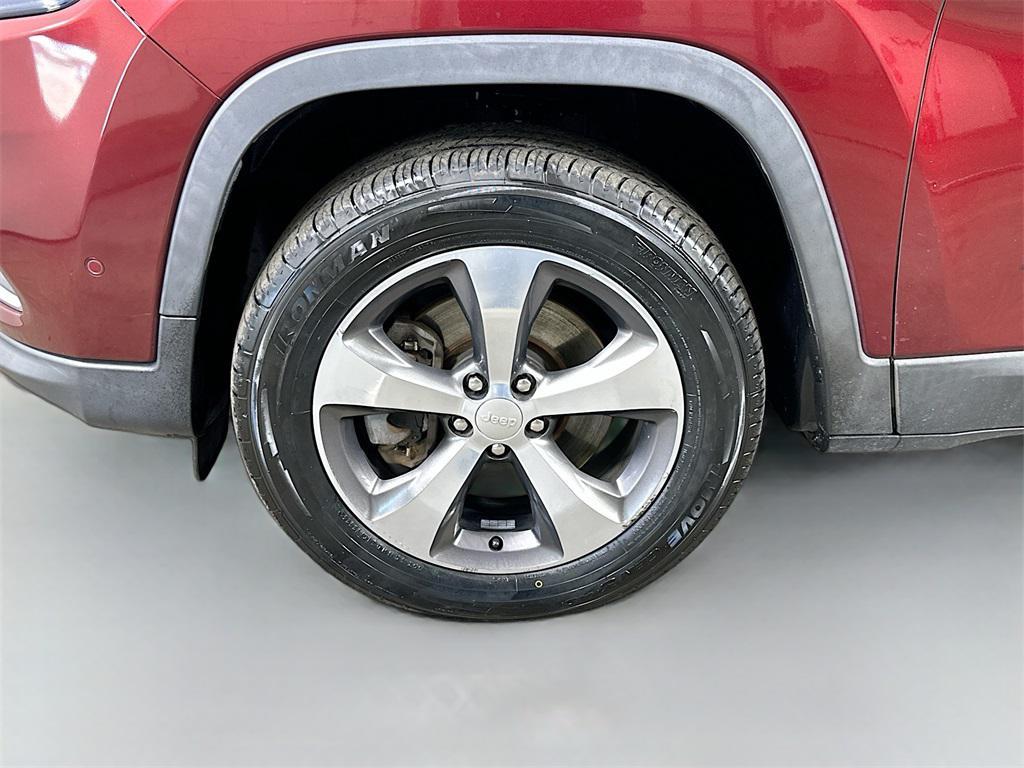 used 2019 Jeep Cherokee car, priced at $14,573